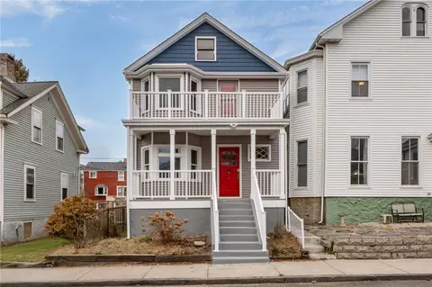 11 Bayview Ave, Newport, RI 02840