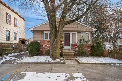 15 Job St, Providence, RI 02904