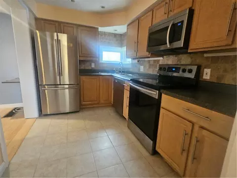 229 Louise St, Woonsocket, RI 02895 photo 5