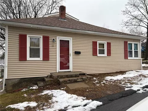 40 Bassett St, West Warwick, RI 02893