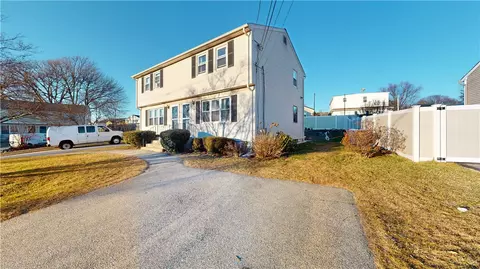 19 Pavilion Ct, Cranston, RI 02920