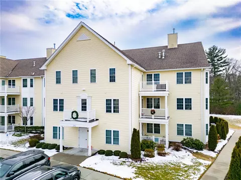 20 Saw Mill Dr #306, North Kingstown, RI 02852