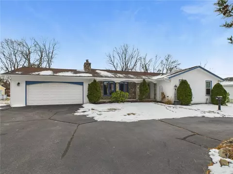 28 Walter Ave, North Providence, RI 02911