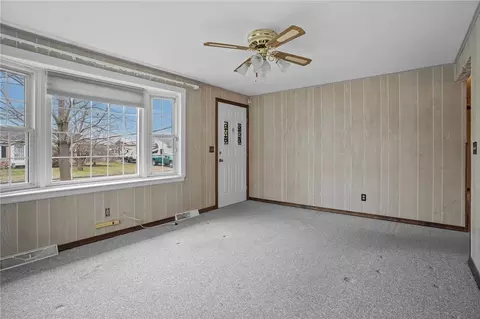 Living - 142 Stoneham Dr, Woonsocket, RI 02895 photo 1 of 5