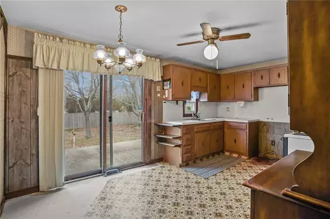 Kitchen - 142 Stoneham Dr, Woonsocket, RI 02895 photo 2 of 2
