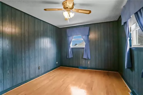 Bedroom - 142 Stoneham Dr, Woonsocket, RI 02895 photo 4 of 9