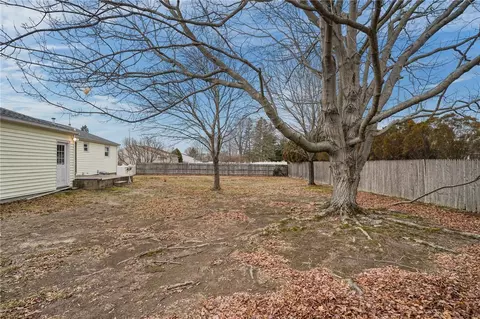 Exterior - 142 Stoneham Dr, Woonsocket, RI 02895 photo 4 of 4