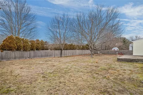 Exterior - 142 Stoneham Dr, Woonsocket, RI 02895 photo 3 of 4