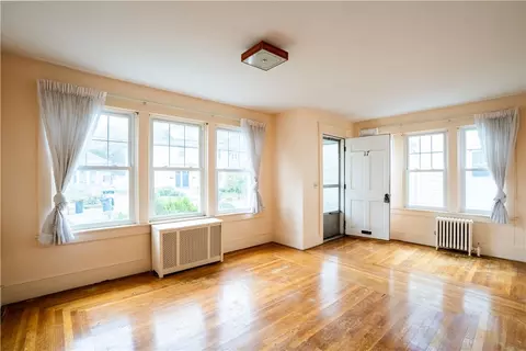 15 Taft Ave, Providence, RI 02906