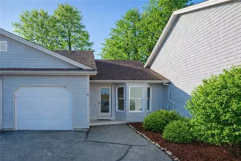 83 Valley Ln, Portsmouth, RI 02871