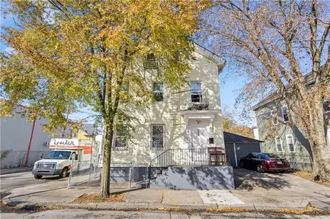 143 Houston St, Providence, RI 02905