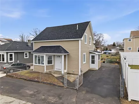 72 Stowe Ave, East Providence, RI 02915