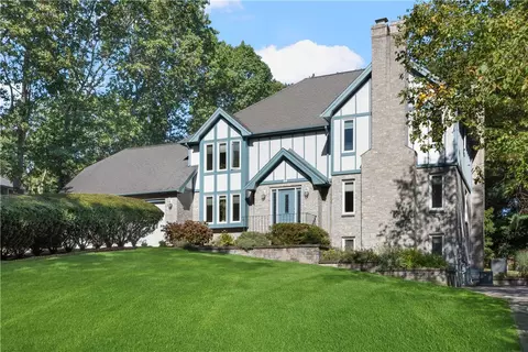 20 Buckboard Dr, Cumberland, RI 02864