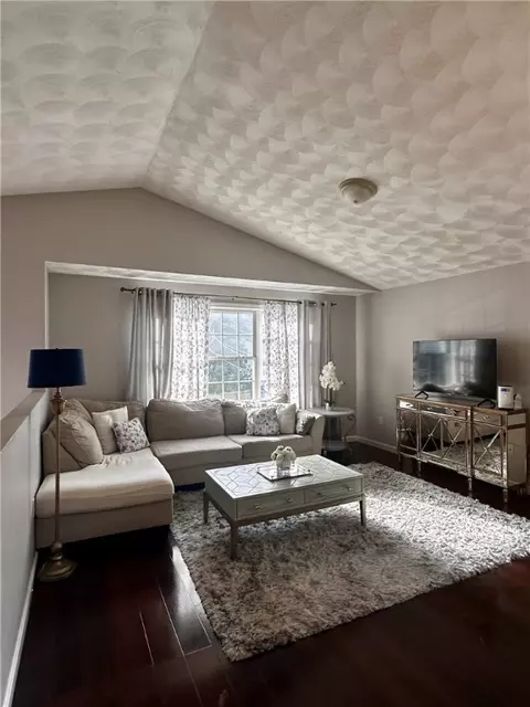 19 Marques St, Cumberland, RI 02864