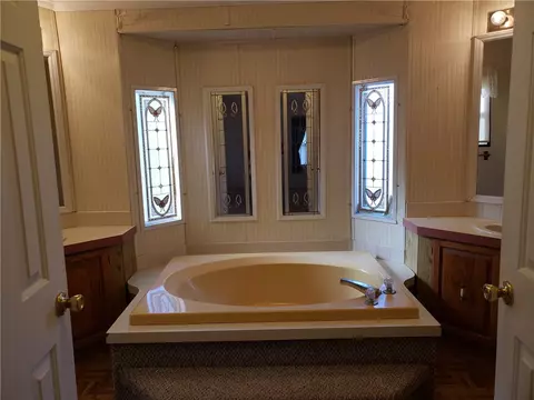 Bath - 53 Lear Dr, Coventry, RI 02816 photo 4 of 5