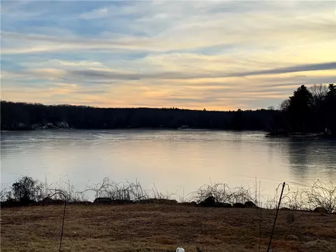 22 Cady Ln, Glocester, RI 02814