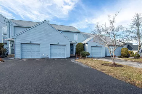 87 Nipmuc Trl #D, North Providence, RI 02904