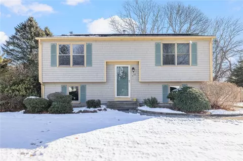 63 Sassafras Trl, Narragansett, RI 02882