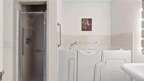 Bath - 892 Halifax Dr, Warwick, RI 02886 photo 2 of 3