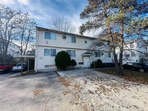 860 Douglas Ave, Providence, RI 02908