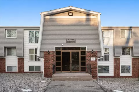 300 Smithfield Rd #5-18, North Providence, RI 02904