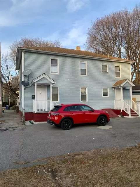 7 Constitution St, Providence, RI 02907