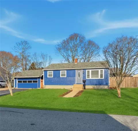 53 Marblehead St, Warwick, RI 02889