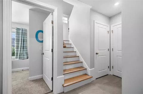 Entry Way - 43 Beaver Ave, Warwick, RI 02889 photo 1 of 2