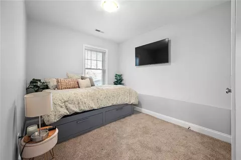 Bedroom - 43 Beaver Ave, Warwick, RI 02889 photo 6 of 6
