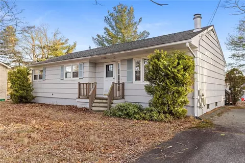 50 Indian Run Trl, Smithfield, RI 02917