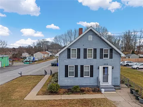 596 Metacom Ave, Warren, RI 02885