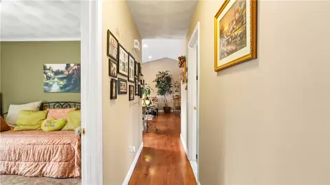 Entry Way - 9 Kenneth Ave, Warwick, RI 02886 photo 3 of 6