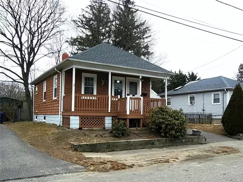Exterior - 35 Transit St, Warwick, RI 02889 photo 3 of 8
