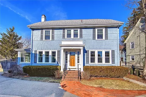 7 Angell Ct, Providence, RI 02906