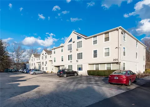 201 Woodlawn Ave #103, North Providence, RI 02904