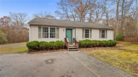 119 Woody Hill Rd, Bradford, RI 02808