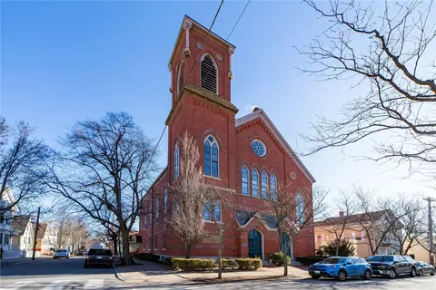 10 East St #2, Providence, RI 02906