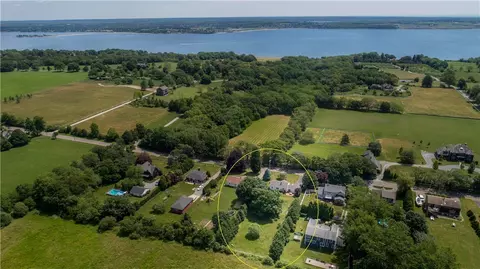 415 Wapping Rd, Portsmouth, RI 02871