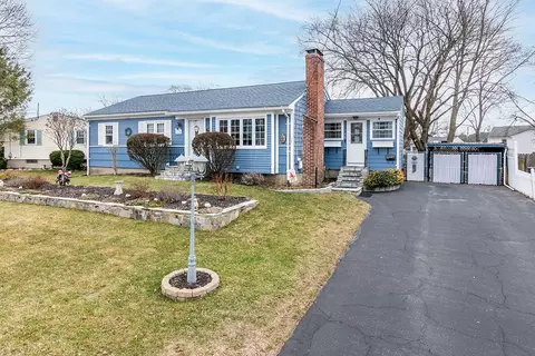 54 Ansonia Rd, Warwick, RI 02889