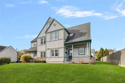 57 Clinton St #57C, Newport, RI 02840
