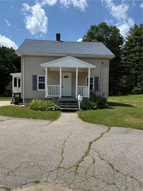 319 School St, North Kingstown, RI 02852