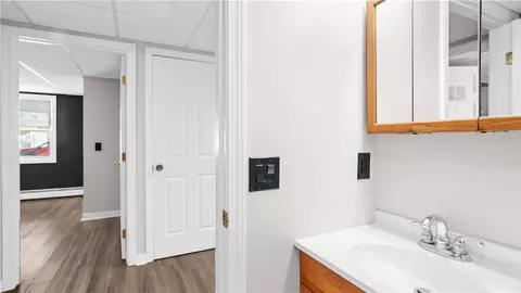 Entry Way - 15 Abbott Ave, Warwick, RI 02886 photo 3 of 4