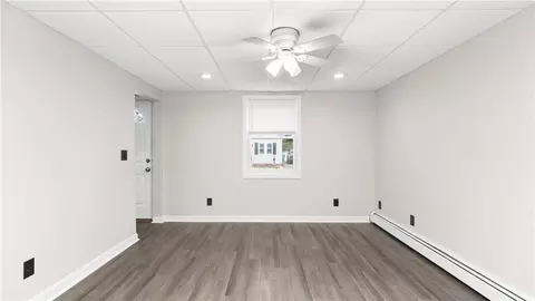 Living - 15 Abbott Ave, Warwick, RI 02886 photo 1 of 3