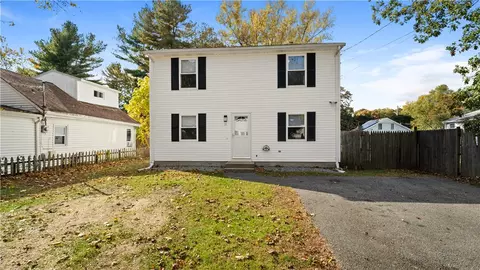 15 Abbott Ave, Warwick, RI 02886