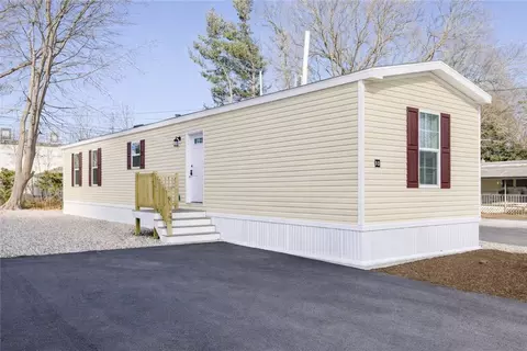 1346 Newport Ave, Attleboro, MA 02703