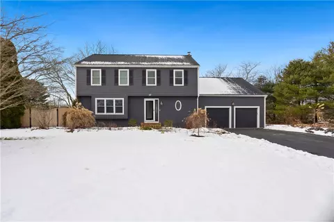 28 N Pasture Ln, South Kingstown, RI 02879