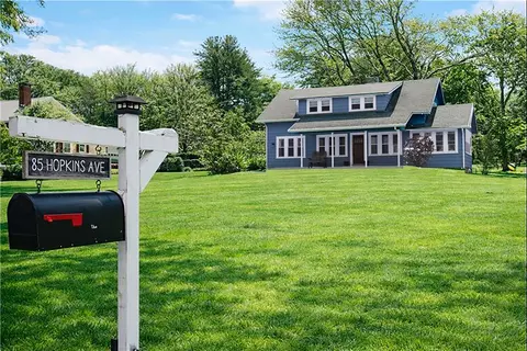 85 Hopkins Ave, Johnston, RI 02919