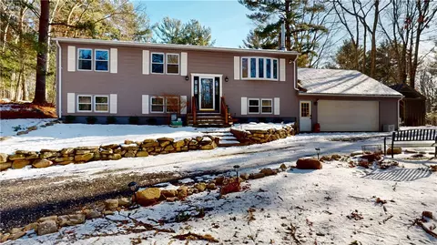 120 Pig Hill Rd, Coventry, RI 02827