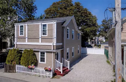 57 Gould St, Newport, RI 02840