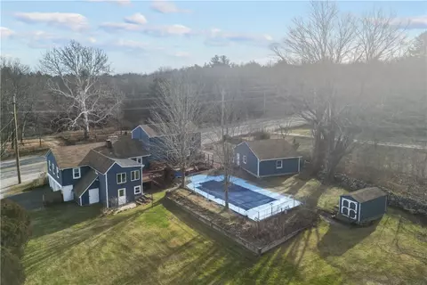 723 Nooseneck Hill Rd, West Greenwich, RI 02817